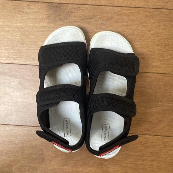 Hunter Kids' Mesh travel Sandals open toe Velcro straps black UK 12/US13 - Picture 7 of 11